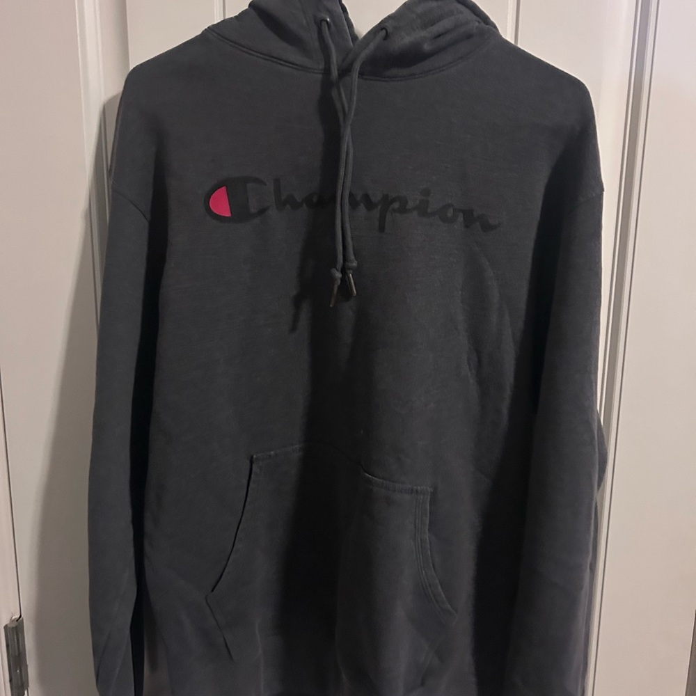 Champion hoodie medium